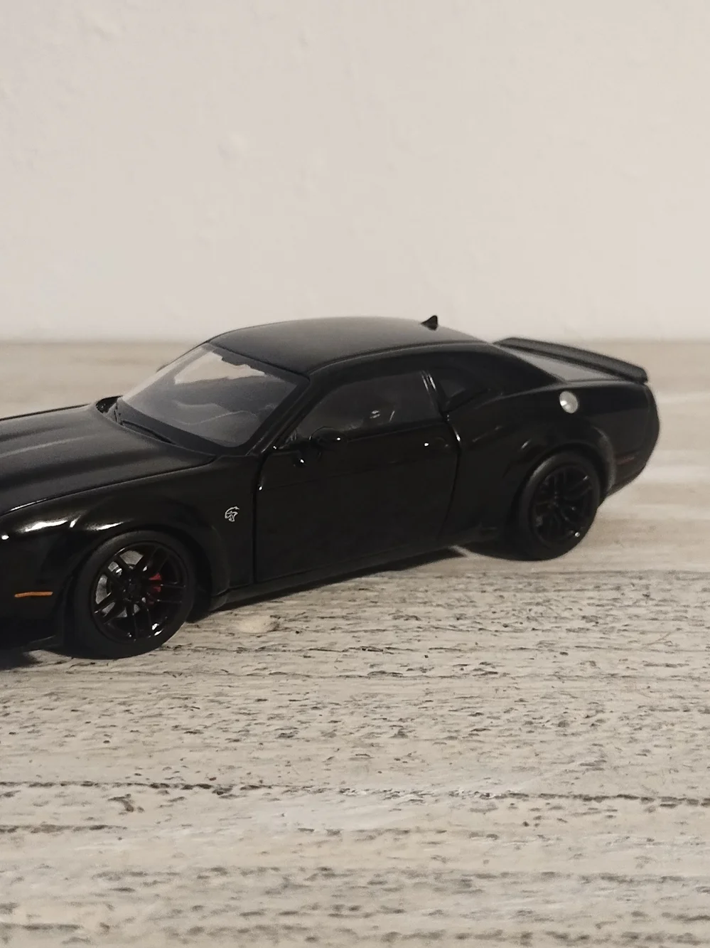 1:32 Dodge Challenger SRT Hellcat Diecast Model – very good condition